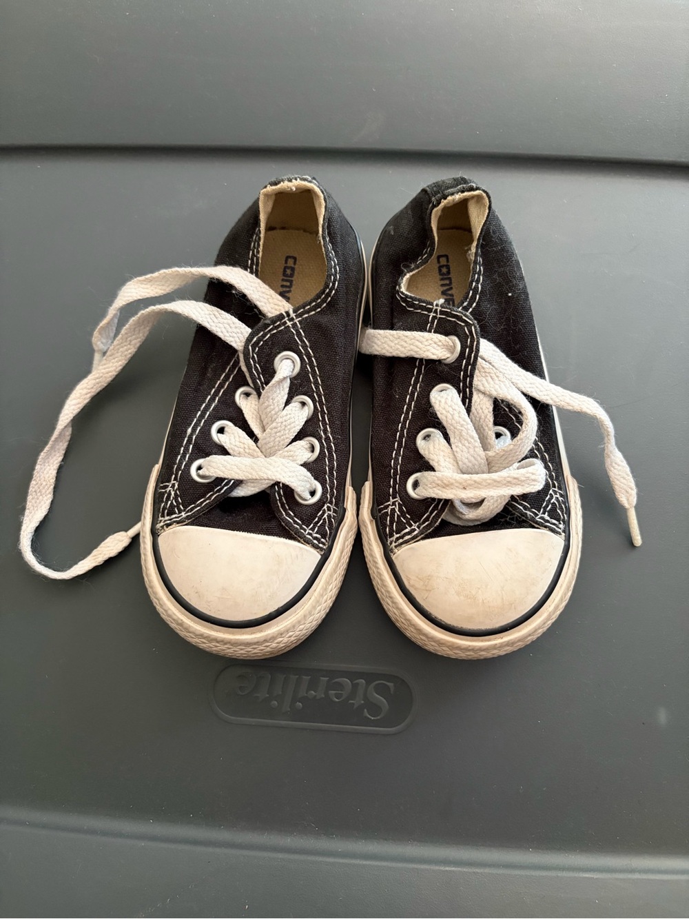 Converse All Star Kids toddler Black and White Low-Top Canvas Sneakers size 6